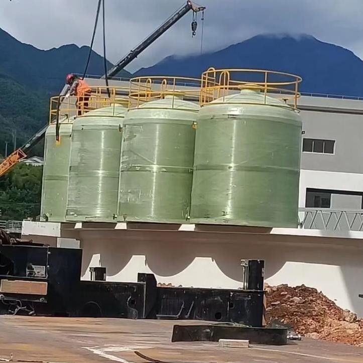 1800x6050 FRP δεξαμενή αποθήκευσης με βαλβίδα αποχέτευσης, ανθεκτική στη διάβρωση FRP χημική δεξαμενή